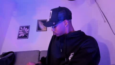 criss_zuri online show from 04/27/26, 12:03