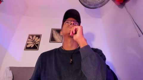 criss_zuri online show from 04/29/26, 11:58