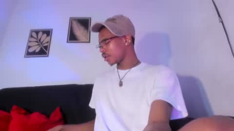 criss_zuri online show from 07/28/26, 12:48