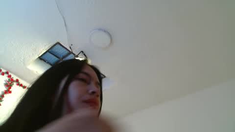 Snapshot of cristal541658 chatting on 12/20/25, 01:07 cristal541658 online show from 12/20/25, 01:07