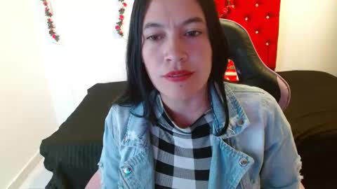 Snapshot of cristal541658 chatting on 01/12/26, 01:38 cristal541658 online show from 01/12/26, 01:38