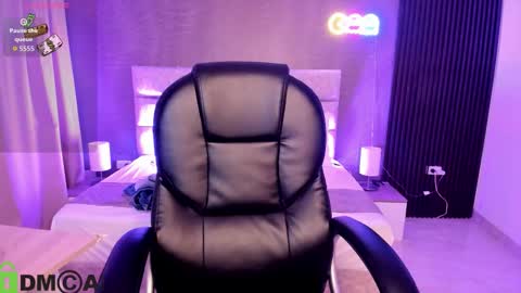 cristal__adams online show from 10/07/25, 12:35