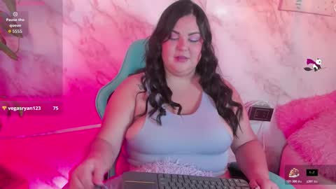 Snapshot of cristal_herrera chatting on 10/18/25, 05:10 Cristal online show from 10/18/25, 05:10