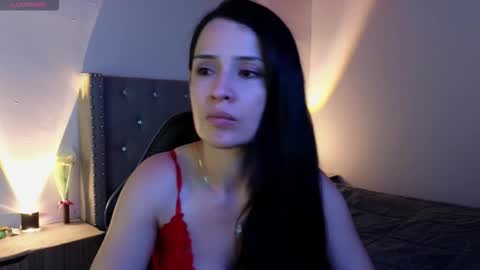  Alejandra from Wednesday to Saturday from 1000 pm to 400 am Colombian hour online show from 11/24/25, 03:06