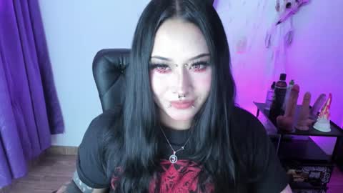 Snapshot of cristal_kosh chatting on 02/13/25, 07:42 Cris online show from 02/13/25, 07:42