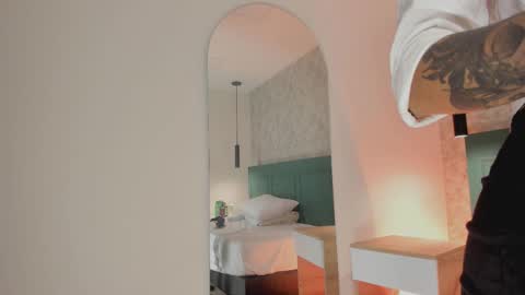 Cristal  online show from 10/04/25, 01:31