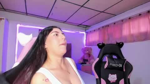 cristal_smith20 online show from 04/09/26, 01:49