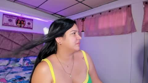 cristal_smith20 online show from 04/13/26, 11:59