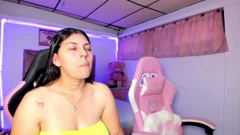 cristal_smith20 online show from 06/04/26, 11:49