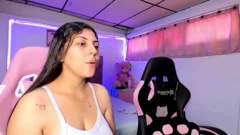 cristal_smith20 online show from 06/09/26, 02:50