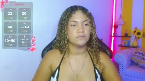 Snapshot of cristal_war chatting on 01/24/25, 11:45 Cristal online show from 01/24/25, 11:45