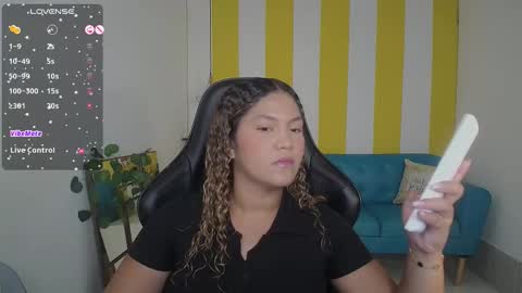 Snapshot of cristal_war chatting on 10/22/25, 11:04 Cristal online show from 10/22/25, 11:04