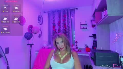 Cristal Ayala online show from 06/15/26, 12:46