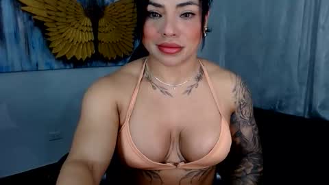 Snapshot of cristalbeautiful1 chatting on 11/15/25, 05:49 Natalie online show from 11/15/25, 05:49