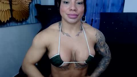 Snapshot of cristalbeautiful1 chatting on 01/13/26, 04:12 Natalie online show from 01/13/26, 04:12