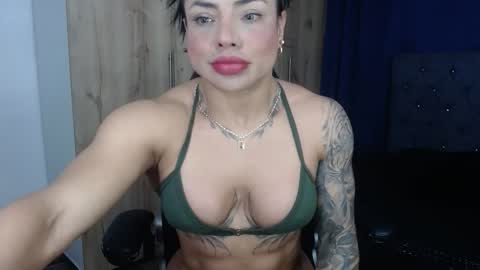 Snapshot of cristalbeautiful1 chatting on 04/05/26, 03:58 Natalie online show from 04/05/26, 03:58