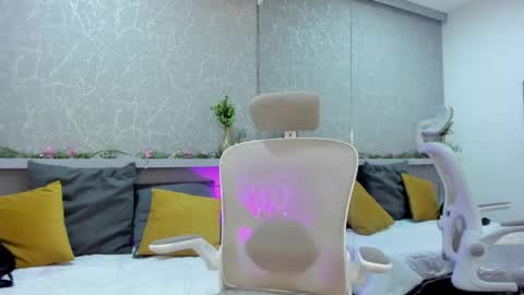 cristalbm_ online show from 05/16/26, 04:31