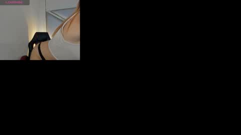 Snapshot of cristalevans_vc chatting on 10/31/25, 04:08 cristalevans_vc online show from 10/31/25, 04:08