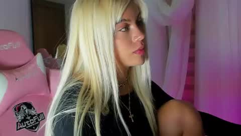 Laura online show from 07/14/26, 04:06