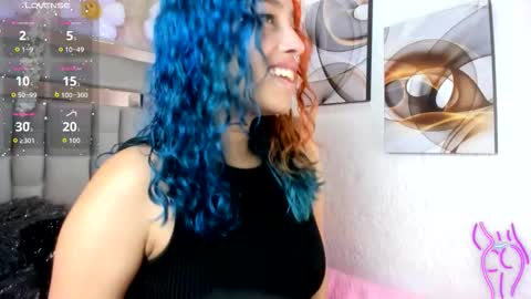 Snapshot of cristall_ravven chatting on 10/28/25, 02:42   online show from 10/28/25, 02:42