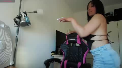 Snapshot of cristalmoon chatting on 05/25/26, 05:30 cristalmoon online show from 05/25/26, 05:30