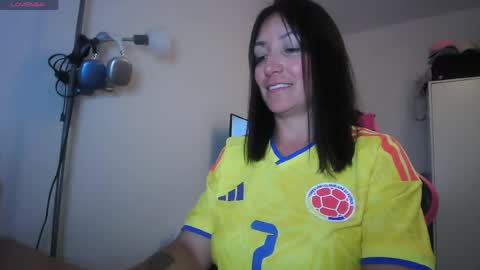 Snapshot of cristalmoon chatting on 06/01/26, 08:32 cristalmoon online show from 06/01/26, 08:32