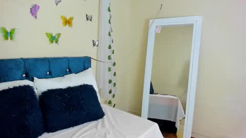 cristal walker online show from 10/10/25, 11:53