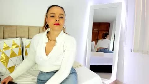 cristal walker online show from 11/12/25, 11:10