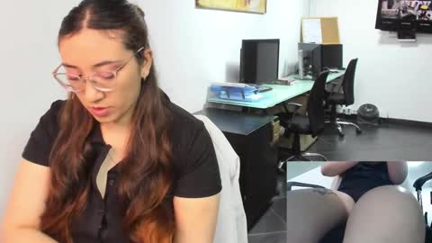 you can call me your sweettie assistant   online show from 02/08/25, 11:33