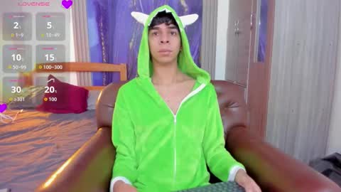 cristhian online show from 11/26/25, 10:38