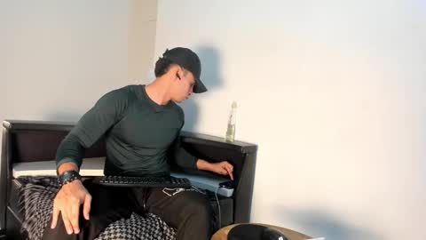 Snapshot of cristhian_wolf1 chatting on 05/09/26, 12:27 CRIS online show from 05/09/26, 12:27