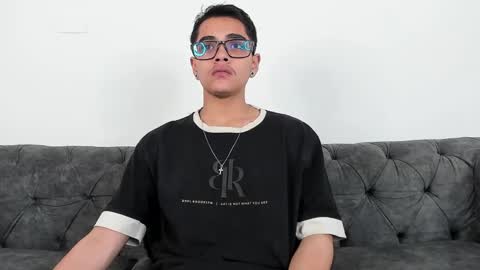 cristian_suarezz_ online show from 10/27/25, 09:52