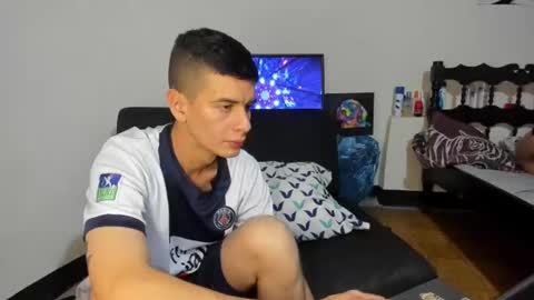 Snapshot of cristiand20 chatting on 12/29/24, 12:23 Cristian online show from 12/29/24, 12:23