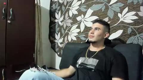 Snapshot of cristiand20 chatting on 01/19/25, 04:12 Cristian online show from 01/19/25, 04:12