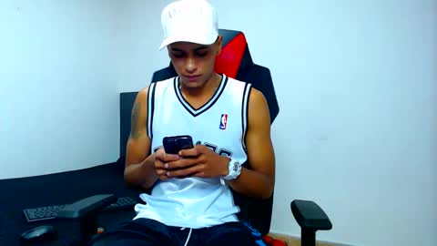 Snapshot of cristiantayron chatting on 03/19/26, 07:01 cristian online show from 03/19/26, 07:01