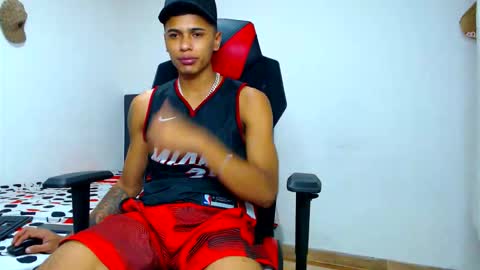 Snapshot of cristiantayron chatting on 05/08/26, 07:57 cristian online show from 05/08/26, 07:57