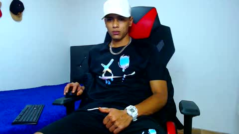 Snapshot of cristiantayron chatting on 05/13/26, 08:34 cristian online show from 05/13/26, 08:34