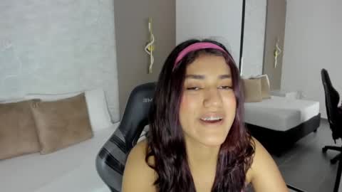 C R I S T I N online show from 05/19/26, 09:32