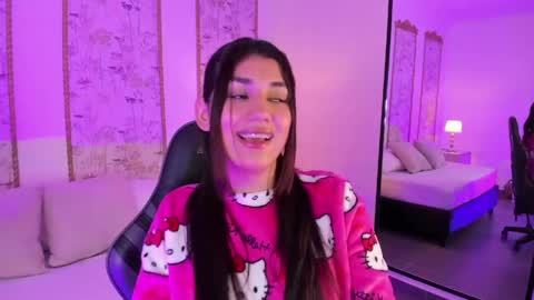 C R I S T I N online show from 06/01/26, 10:22