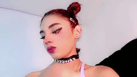 Snapshot of cristinadollsex chatting on 01/24/25, 05:21 Cristinadollsex online show from 01/24/25, 05:21