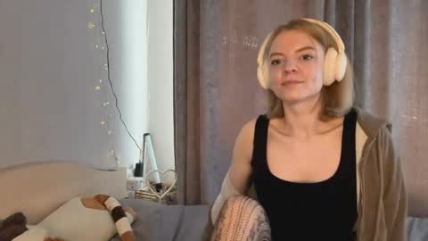 Snapshot of cristinekondo chatting on 03/31/26, 01:33 Marry online show from 03/31/26, 01:33