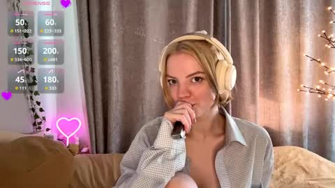 Snapshot of cristinekondo chatting on 05/25/26, 03:29 Marry online show from 05/25/26, 03:29