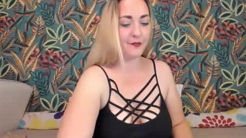 Cristina online show from 11/18/25, 07:40