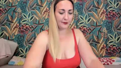 Cristina online show from 11/26/25, 05:36