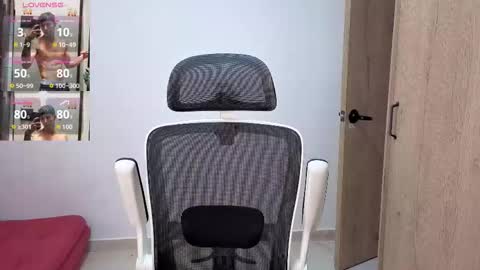 Snapshot of cristopher23_ chatting on 10/12/25, 01:43 cristopher23 online show from 10/12/25, 01:43