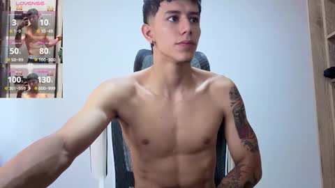 Snapshot of cristopher23_ chatting on 11/19/25, 11:43 cristopher23 online show from 11/19/25, 11:43