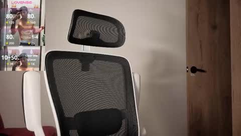 Snapshot of cristopher23_ chatting on 12/15/25, 09:35 cristopher23 online show from 12/15/25, 09:35