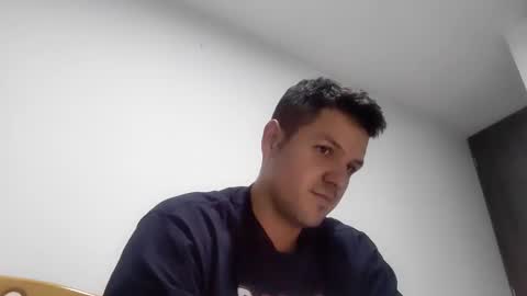 Snapshot of cristopher3042 chatting on 01/04/25, 03:29 cristopher3042 online show from 01/04/25, 03:29