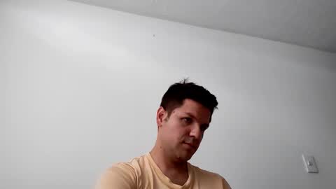 Snapshot of cristopher3042 chatting on 02/26/25, 08:00 cristopher3042 online show from 02/26/25, 08:00