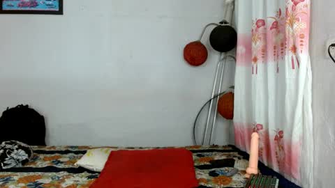 Snapshot of cristtal_1 chatting on 06/09/26, 11:55 cristtal_1 online show from 06/09/26, 11:55